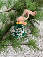 Load image into Gallery viewer, 2024 Keepsake Christmas Ornament #112