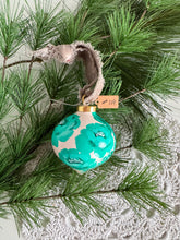 Load image into Gallery viewer, 2024 Keepsake Christmas Ornament #114