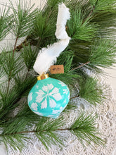 Load image into Gallery viewer, 2024 Keepsake Christmas Ornament #13