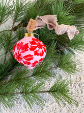 Load image into Gallery viewer, 2024 Keepsake Christmas Ornament #17