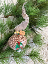 Load image into Gallery viewer, 2024 Keepsake Christmas Ornament #48