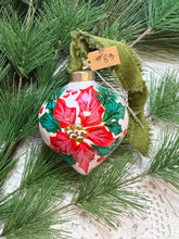 Load image into Gallery viewer, 2025 Keepsake Christmas Ornament #83