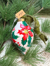 Load image into Gallery viewer, 2025 Keepsake Christmas Ornament #84