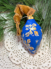 Load image into Gallery viewer, 2025 Keepsake Christmas Ornament #101
