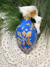Load image into Gallery viewer, 2025 Keepsake Christmas Ornament #102