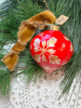 Load image into Gallery viewer, 2025 Keepsake Christmas Ornament #106