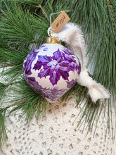 Load image into Gallery viewer, 2025 Keepsake Christmas Ornament #124