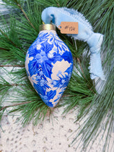 Load image into Gallery viewer, 2025 Keepsake Christmas Ornament #126