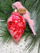 Load image into Gallery viewer, 2025 Keepsake Christmas Ornament #133