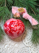 Load image into Gallery viewer, 2025 Keepsake Christmas Ornament #148