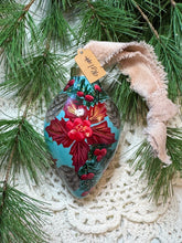 Load image into Gallery viewer, 2025 Keepsake Christmas Ornament #156