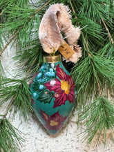 Load image into Gallery viewer, 2025 Keepsake Christmas Ornament #158