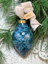 Load image into Gallery viewer, 2025 Keepsake Christmas Ornament #161
