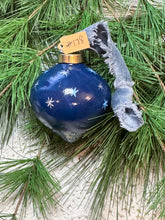 Load image into Gallery viewer, 2025 Keepsake Christmas Ornament #178