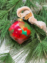 Load image into Gallery viewer, 2025 Keepsake Christmas Ornament #181