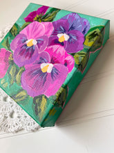 Load image into Gallery viewer, Pansy 1
