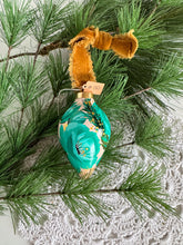 Load image into Gallery viewer, 2024 Keepsake Christmas Ornament #115
