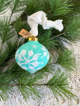 Load image into Gallery viewer, 2024 Keepsake Christmas Ornament #14

