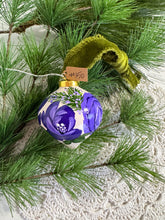 Load image into Gallery viewer, 2024 Keepsake Christmas Ornament #150
