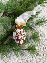 Load image into Gallery viewer, 2024 Keepsake Christmas Ornament #172
