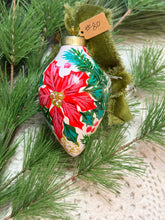 Load image into Gallery viewer, 2025 Keepsake Christmas Ornament #80
