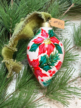 Load image into Gallery viewer, 2025 Keepsake Christmas Ornament #85
