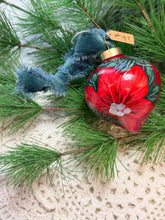 Load image into Gallery viewer, 2025 Keepsake Christmas Ornament #97
