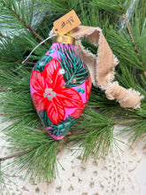 Load image into Gallery viewer, 2025 Keepsake Christmas Ornament #98
