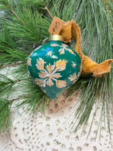 Load image into Gallery viewer, 2025 Keepsake Christmas Ornament #105
