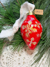Load image into Gallery viewer, 2025 Keepsake Christmas Ornament #107
