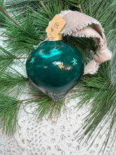 Load image into Gallery viewer, 2025 Keepsake Christmas Ornament #110
