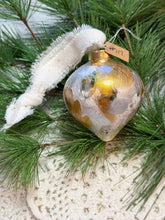 Load image into Gallery viewer, 2025 Keepsake Christmas Ornament #117
