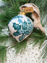 Load image into Gallery viewer, 2025 Keepsake Christmas Ornament #128
