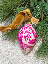 Load image into Gallery viewer, 2025 Keepsake Christmas Ornament #134
