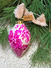Load image into Gallery viewer, 2025 Keepsake Christmas Ornament #135
