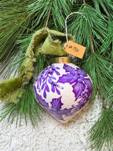Load image into Gallery viewer, 2025 Keepsake Christmas Ornament #136
