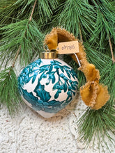 Load image into Gallery viewer, 2025 Keepsake Christmas Ornament #138
