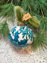 Load image into Gallery viewer, 2025 Keepsake Christmas Ornament #139
