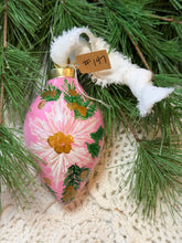 Load image into Gallery viewer, 2025 Keepsake Christmas Ornament #147
