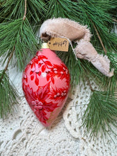 Load image into Gallery viewer, 2025 Keepsake Christmas Ornament #149

