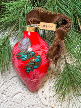 Load image into Gallery viewer, 2025 Keepsake Christmas Ornament #150
