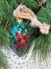 Load image into Gallery viewer, 2025 Keepsake Christmas Ornament #158
