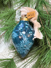 Load image into Gallery viewer, 2025 Keepsake Christmas Ornament #162
