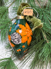 Load image into Gallery viewer, 2025 Keepsake Christmas Ornament #165
