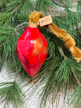 Load image into Gallery viewer, 2025 Keepsake Christmas Ornament #180
