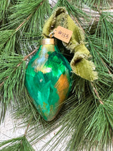 Load image into Gallery viewer, 2025 Keepsake Christmas Ornament #183

